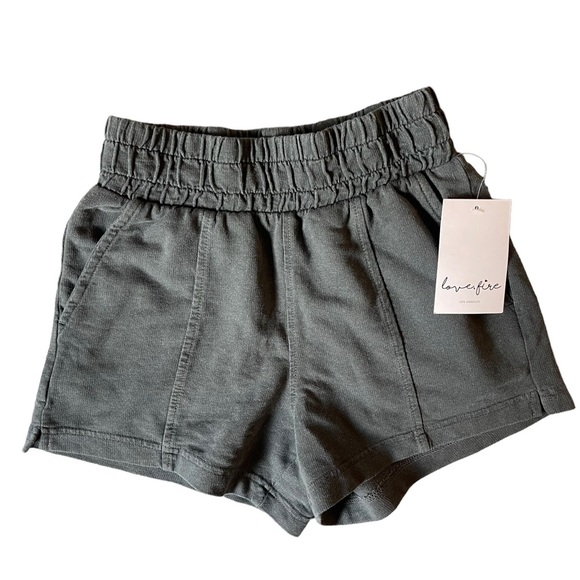 LOVE Fire Women’s Gray Pull On Cotton Shorts Elastic Waistband Pockets Xs NWT - Picture 1 of 12